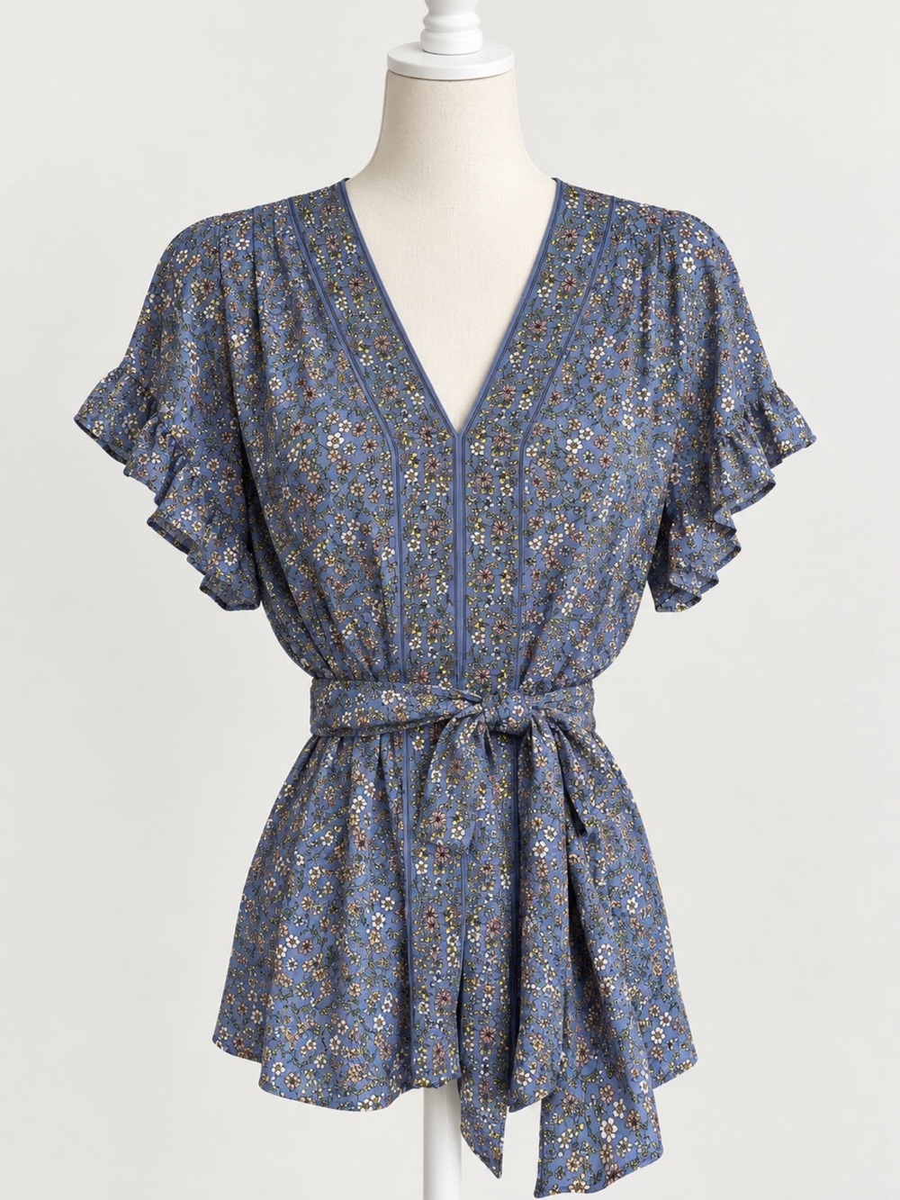 Max studio peplum Blue Floral V-Neck Tie-Waist Blouse 1X